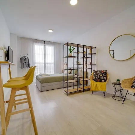Daire Exquisito Estudio En El Centro De Málaga